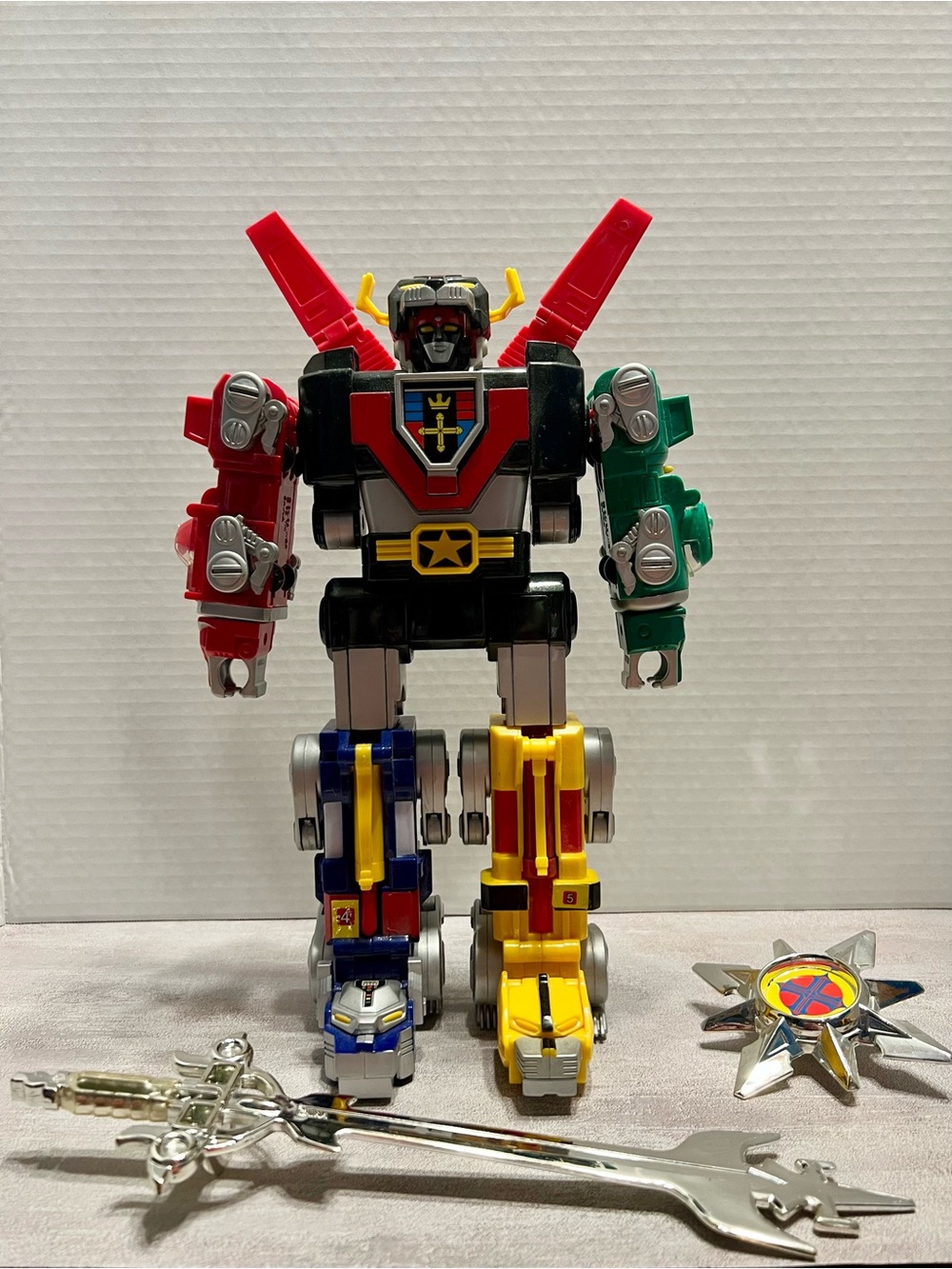 Voltron-Style Vintage Robot Action Figure - Red Green Blue Yellow